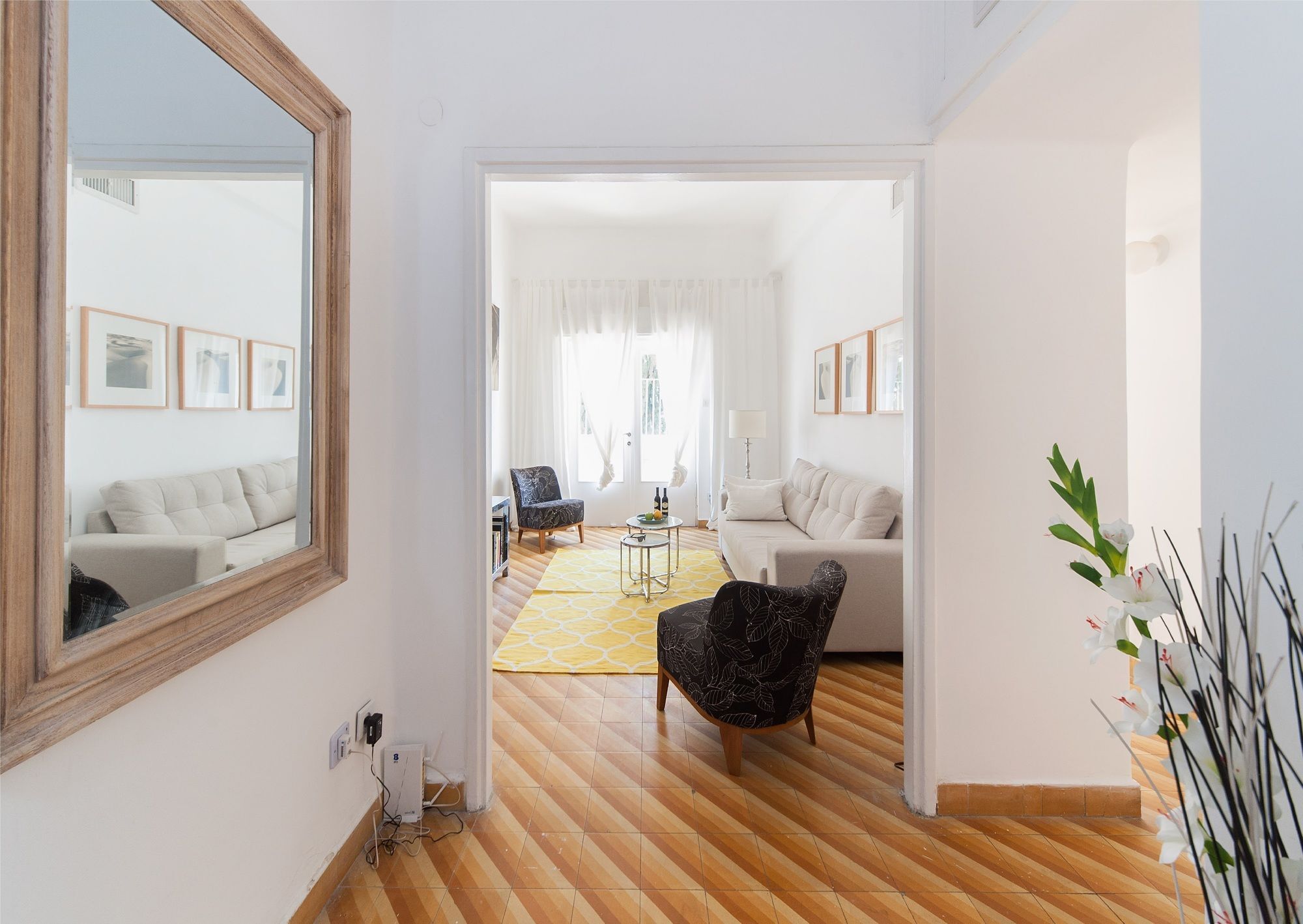 Charming 2Bd Apt W/ Balcony By Sea N' Rent เทลอาวีฟ ภายนอก รูปภาพ